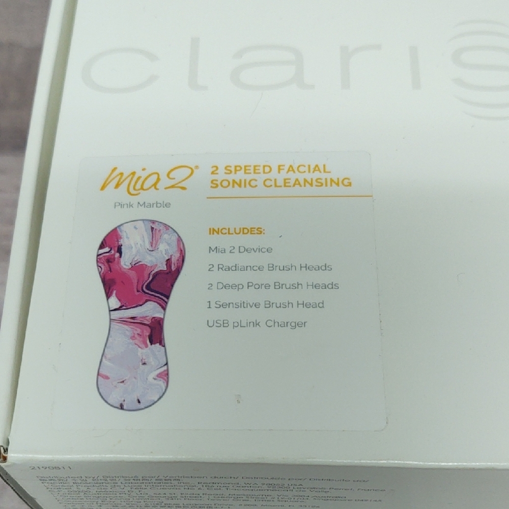 Clarisonic~Mia 2~Sonic Facial Cleanser~Bundle with Brush Heads~NWT! - Picture 6 of 8